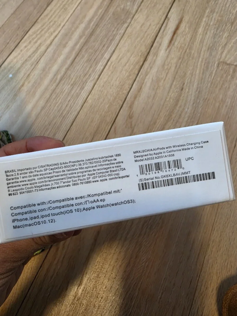 Apple AirPods (White) - Wireless Earbuds